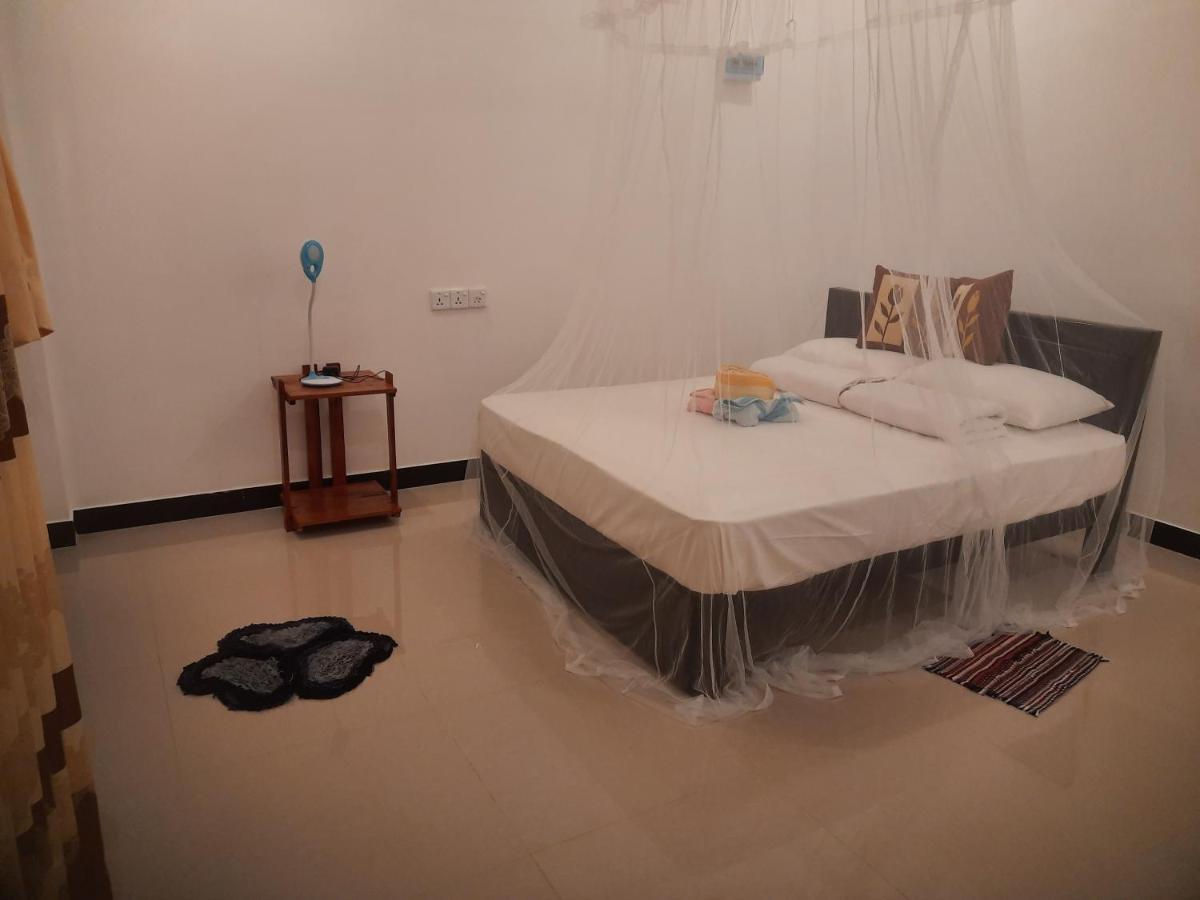 Dulmini Homestay เอลลา ภายนอก รูปภาพ