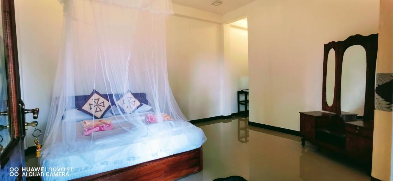 Dulmini Homestay เอลลา ภายนอก รูปภาพ